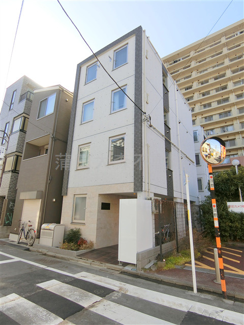 MAXIV basic 蒲田の外観|2022年2月築　RC鉄筋コンクリート造地上5階建て総戸数11戸インターネット無料
東京都大田区仲六郷1丁目　JR京浜東北線蒲田駅徒歩13分、京浜急行本線雑色駅徒歩9分