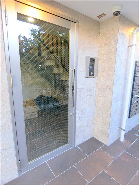 MAXIV basic 蒲田のエントランス|防犯カメラTVモニター付オートロック宅配BOXメールBOX　エントランス