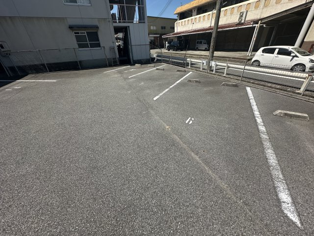 寿ハイツの駐車場