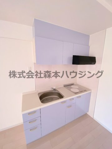 【キッチン】 | 　ブランリス古川橋 | ※同タイプ別室の写真となります。
　イメージとしてご覧ください。
　設備内容など相違がある場合はあくまで現状優先となります。