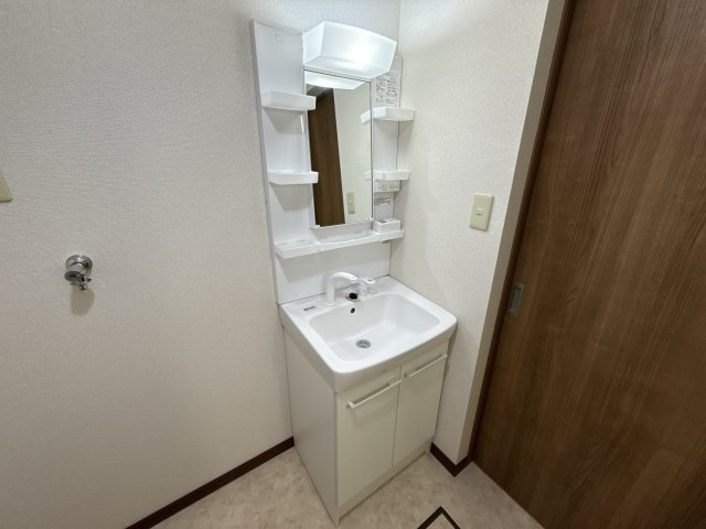 リバーサイド香呂の洗面所