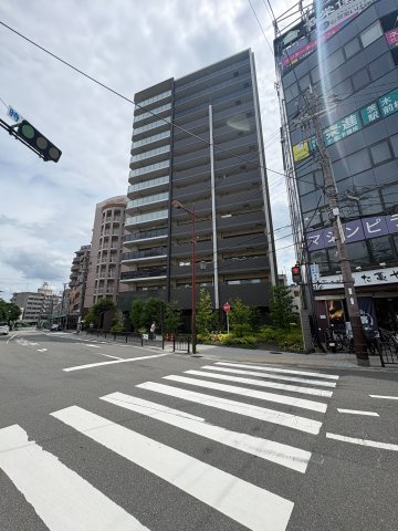 プレサンスグラン茨木駅前の外観
