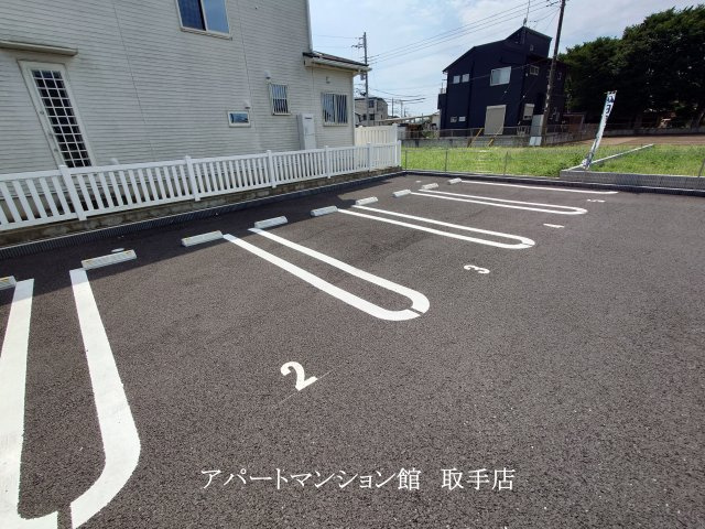 ヒメル.ハイムの駐車場