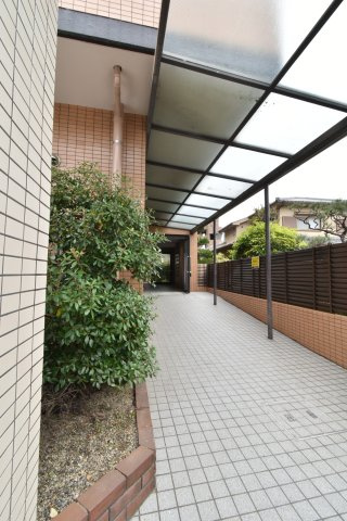 モアライフ酒井松のエントランス