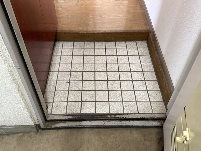 メゾンオグラの玄関