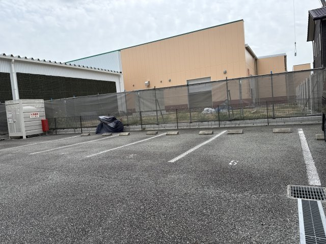 イーグレットハウスＡの駐車場
