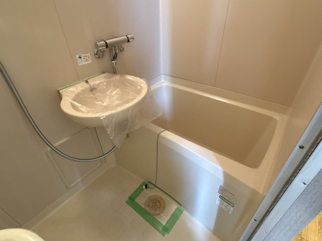 プリモローザＭの浴室