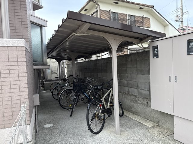 プリモローザＭの駐車場