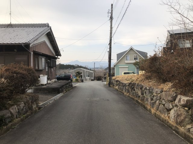 津市芸濃町林 売土地の前面道路含む現地写真
