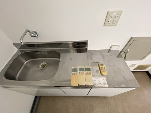 石島テナント2F