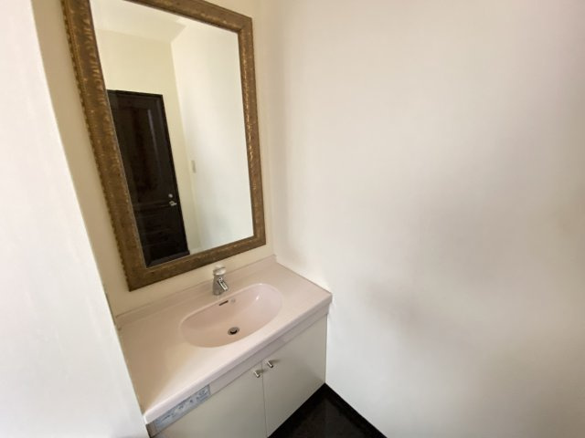 石島テナント2F