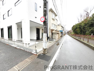 【前面道路含む現地写真】