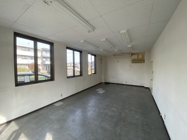 城東安武ビル1Fの内装