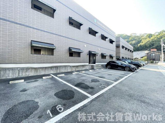 ココカラハウス南佐古の駐車場|車をお持ちの方に嬉しい駐車場付きの物件です