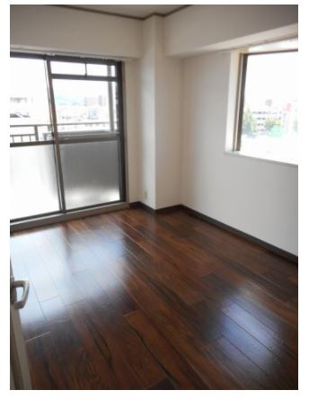 岸和田市作才町１丁目の賃貸マンションの居間・リビング|使いやすい居間です