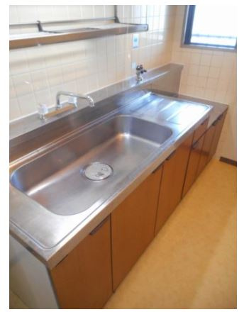 岸和田市作才町１丁目の賃貸マンションのキッチン|きれいなキッチンです