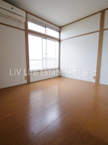 小平市天神町２丁目のアパートの洋室