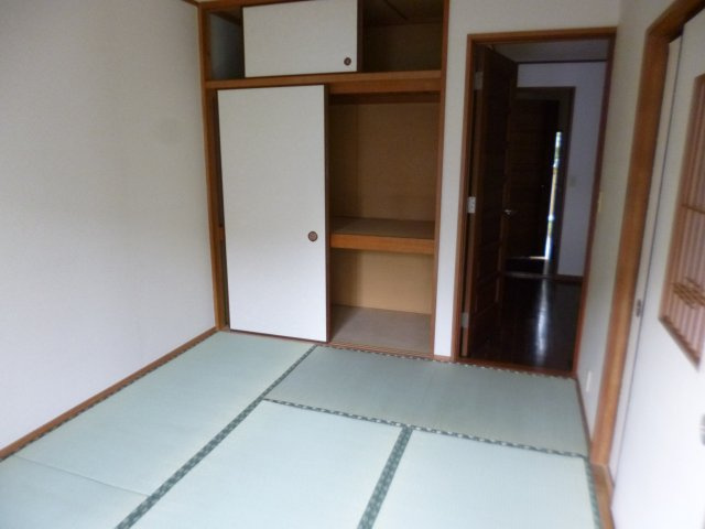 リバーサイドハイツリーの和室