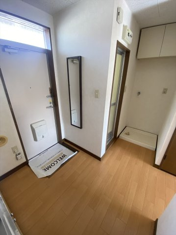 コーポあいB棟　の玄関