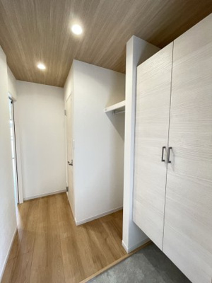 【玄関】 | ミオーナ板付 | 別号室の写真になります。現況優先。