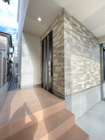 三郷市高州3丁目　新築戸建　全1棟のエントランス|玄関アプローチです