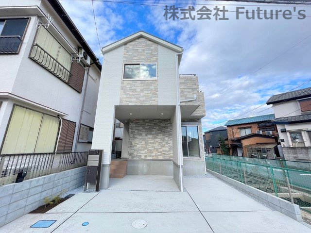 三郷市高州3丁目　新築戸建　全1棟の外観|ナチュラルテイストのかわいらしい外観デザインです