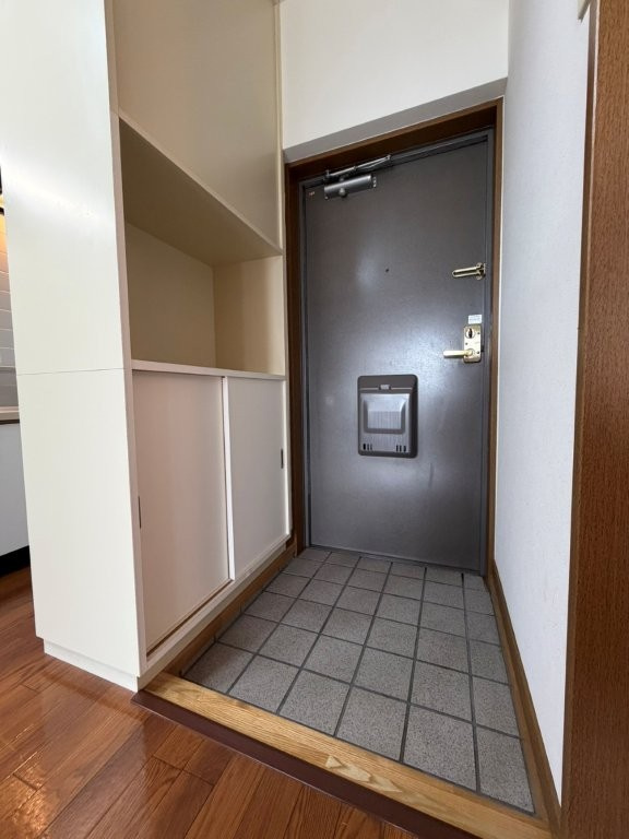ロイヤルヒルズ南仙北の玄関