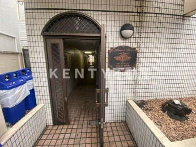 【エントランス】 | メゾン・ド・イザール | 建物の内部です