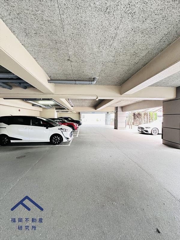 コアマンション博多駅南の駐車場