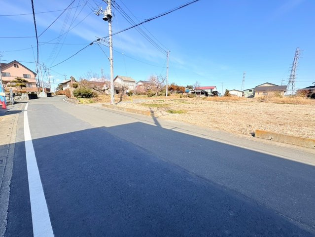 坂戸市石井　建築条件なし売地　東武東上線『北坂戸駅』バス10分　【勝呂小学区】の前面道路含む現地写真
