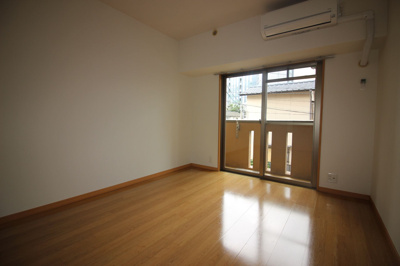 【居間・リビング】 | グランディ薬院Ⅰ | 別号室の写真になります。現況優先。