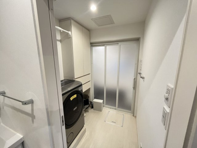 【独立洗面台】 | 東広島市八本松飯田5丁目 | 城で統一されているのでとても清潔感のある空間