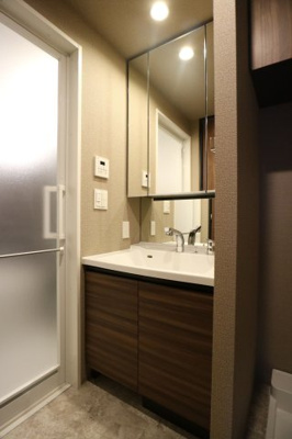 【洗面所】 | レーベン福岡天神ONE TOWER | 別号室の写真になります。現況優先。