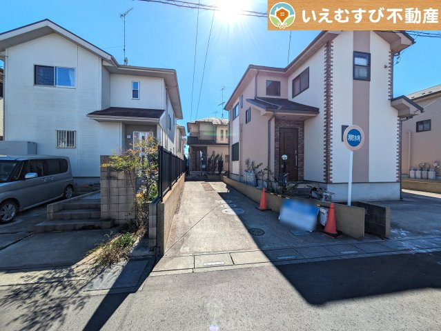 行田市藤原町2丁目　中古戸建の駐車場