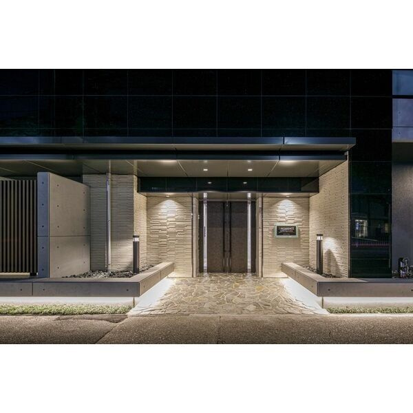 S-RESIDENCE茶屋ヶ坂のエントランス