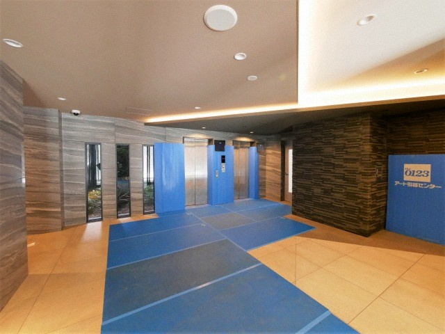プレサンス大国町アドロッソのロビー