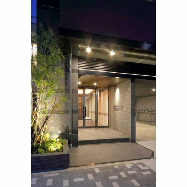 S-RESIDENCE堀田のエントランス
