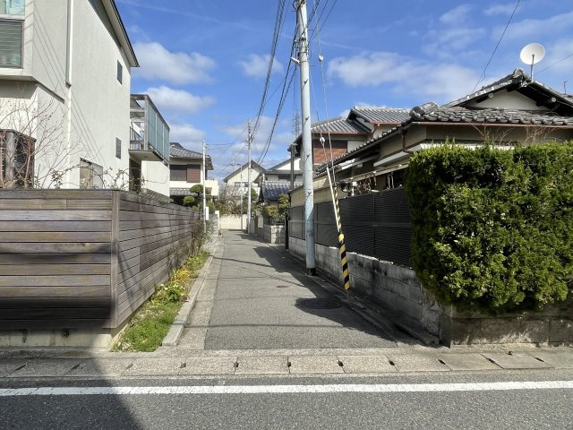西宮市久出ヶ谷町　土地の周辺|前面道路私道の南側周辺