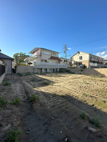 神戸市須磨区天神町1丁目　土地分譲　建築条件なしの前面道路含む現地写真|中はこのようになっています