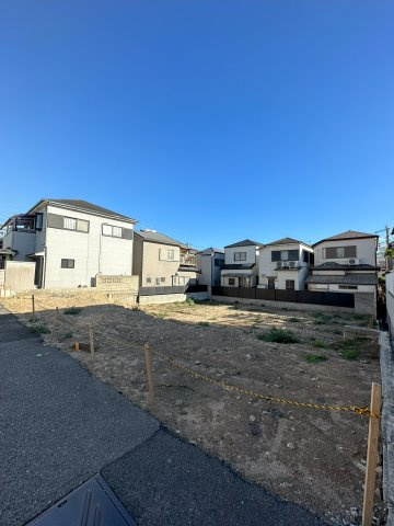 神戸市須磨区天神町1丁目　土地分譲　建築条件なしの前面道路含む現地写真|使い勝手のいい洋室です