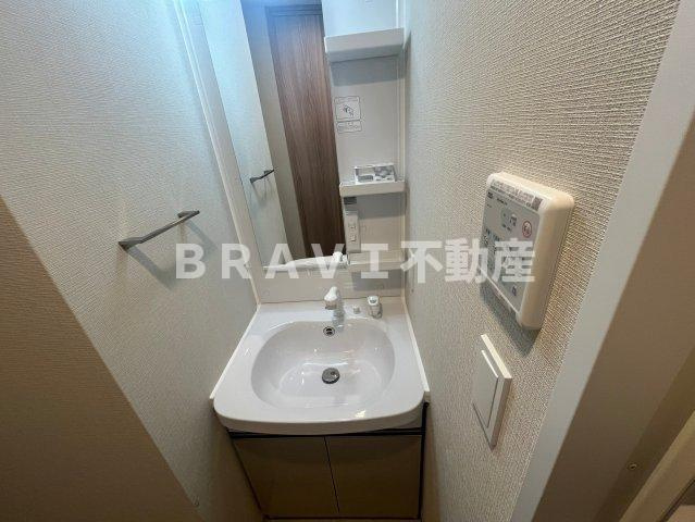 metrosa深江橋の独立洗面台|独立洗面台、朝の身支度には欠かせません