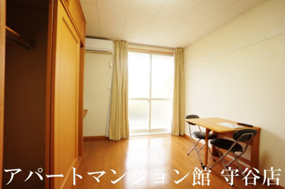 【居間・リビング】 | レオパレス松ヶ丘 | 画像9