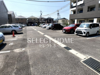 【駐車場】 | ファミール北野Ａ | 駐車場に車を止められます