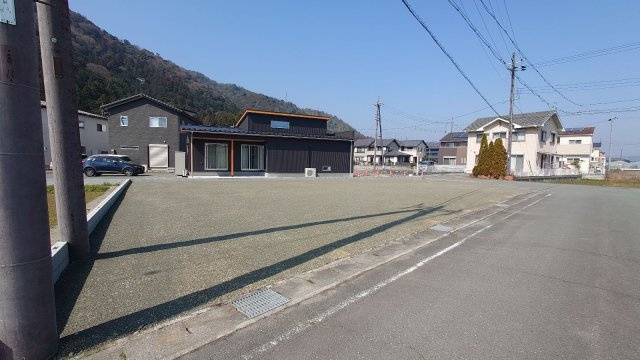 SUNタウン城山台１丁目97坪の前面道路含む現地写真