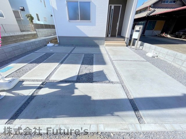 三郷市番匠免1丁目　新築戸建　全2棟　1号棟の駐車場|カースペース並列2台可