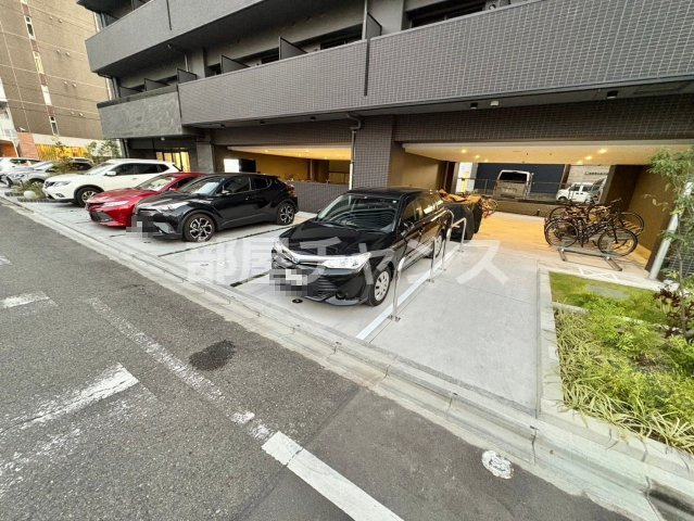 メイクスWアート今池Ⅲの駐車場