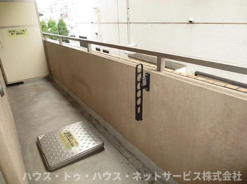 YHビルのバルコニー