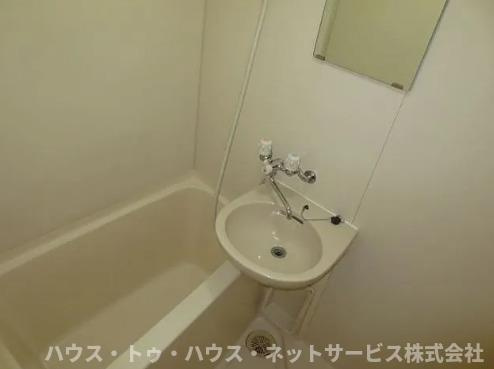 YHビルの独立洗面台