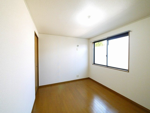 ビューテラスA棟（光台）の寝室|ナチュラルな色合いのお部屋はインテリアを選びません