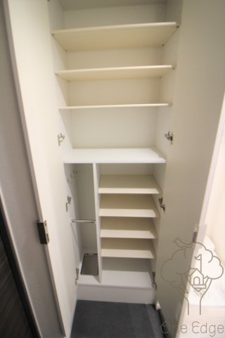 プレサンスOSAKA西中島リエゾンの玄関